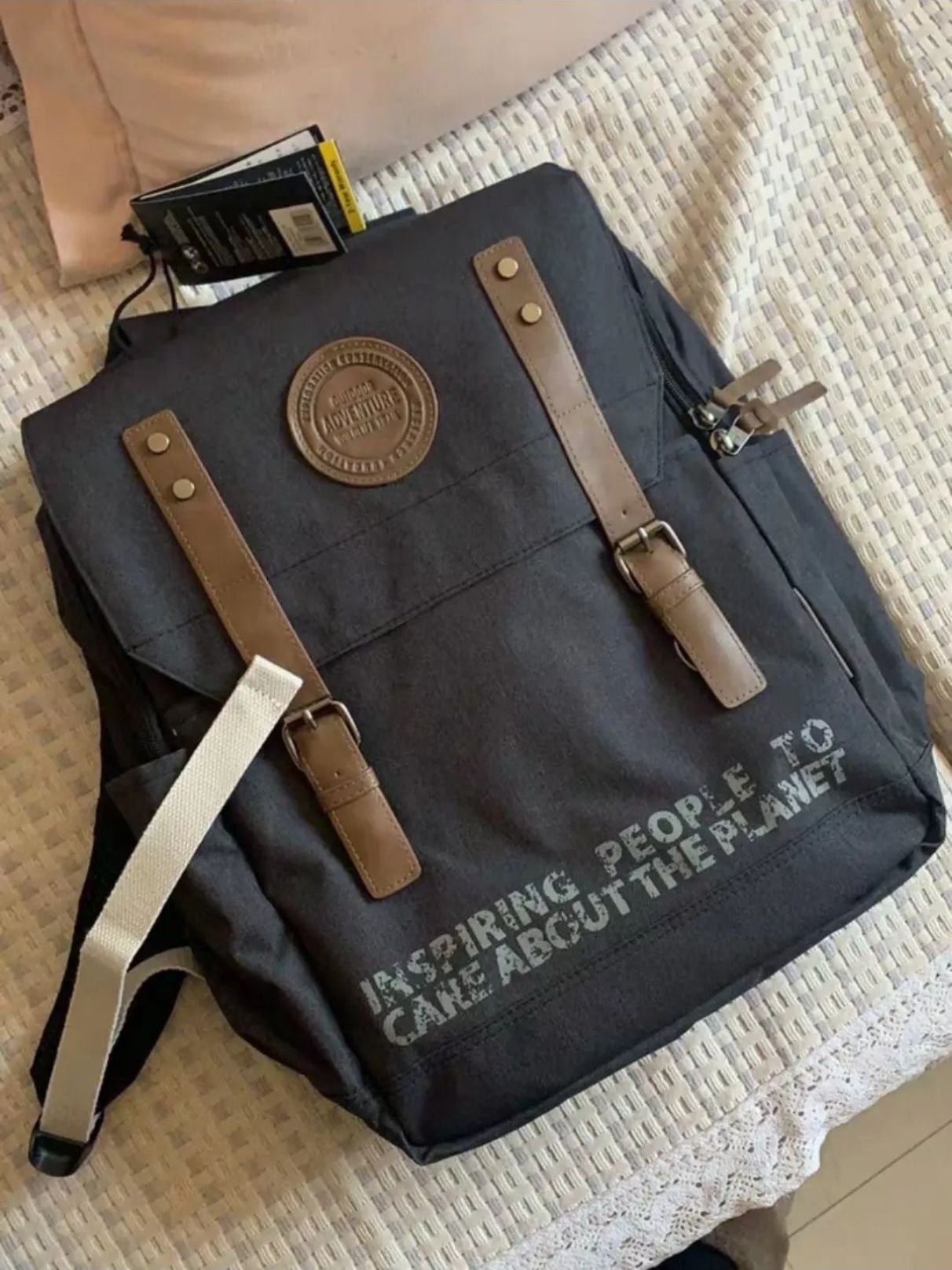 百搭耐看双肩包