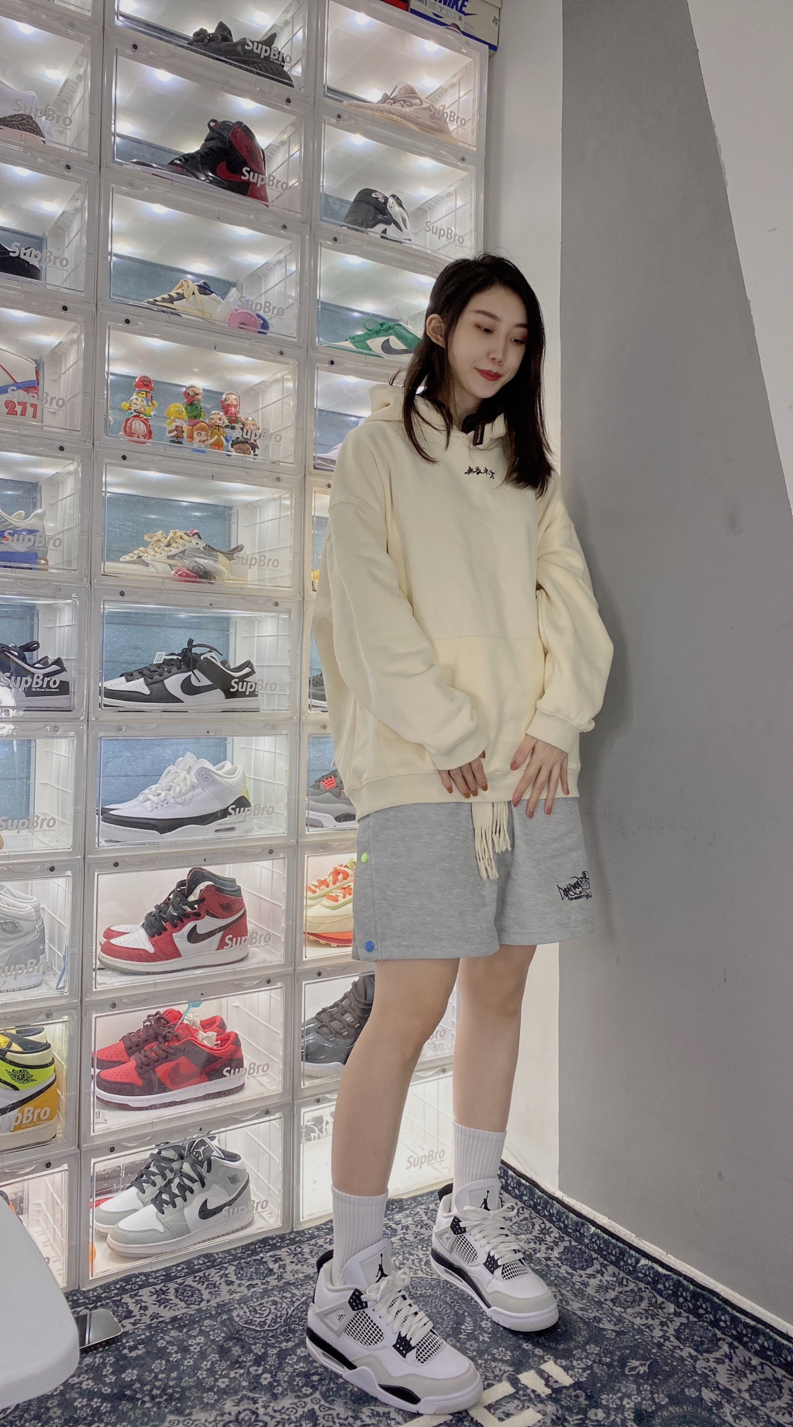 Aj4女孩