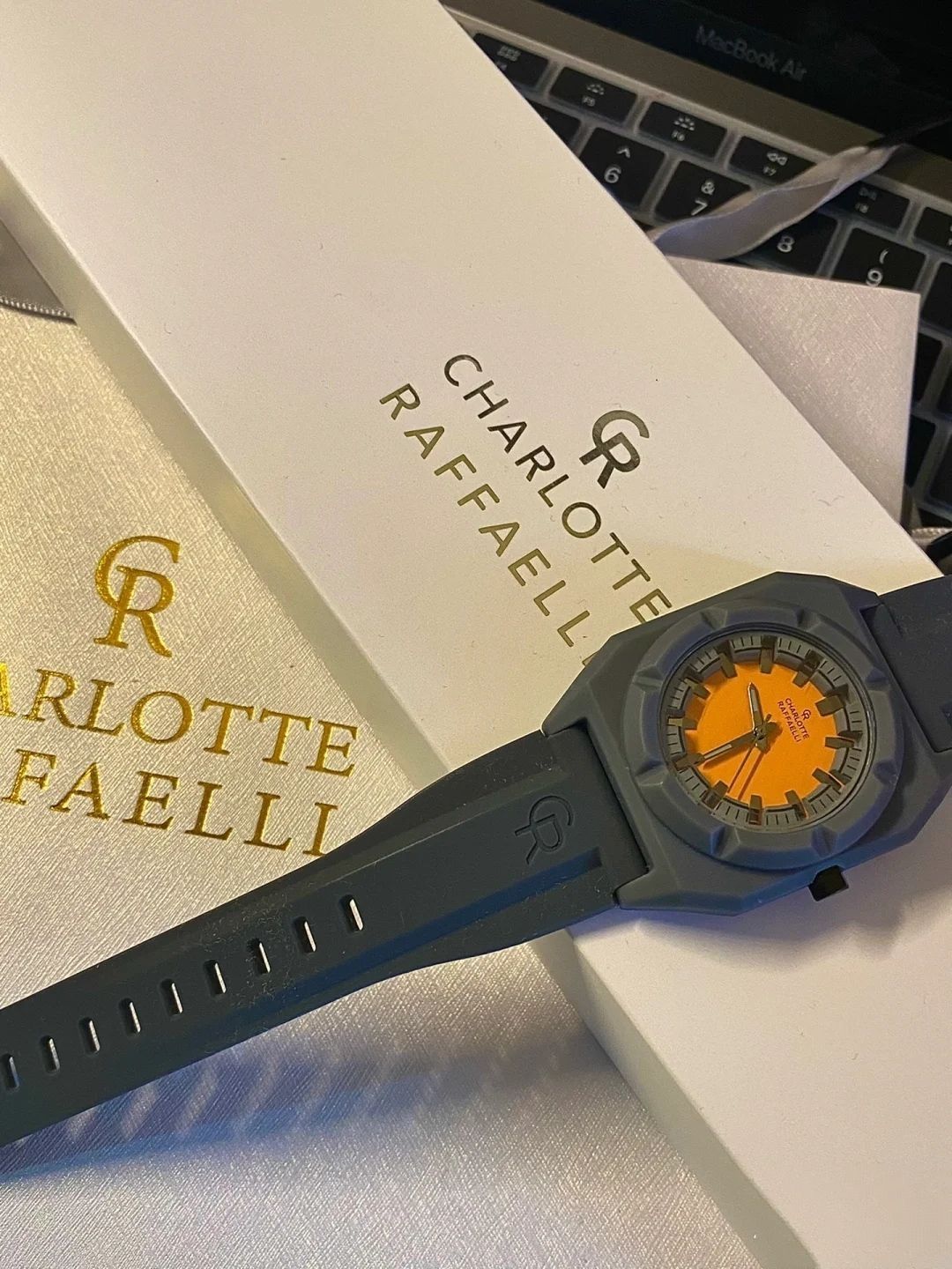 Charlotte Raffaelli防水果冻石英手表✨