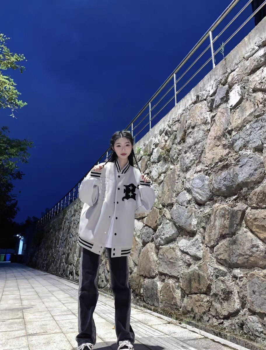 学生党平价简约棒球服穿搭