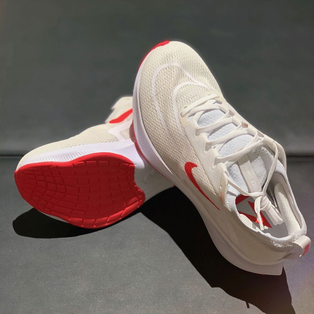 NIKE Fly4 白红配色