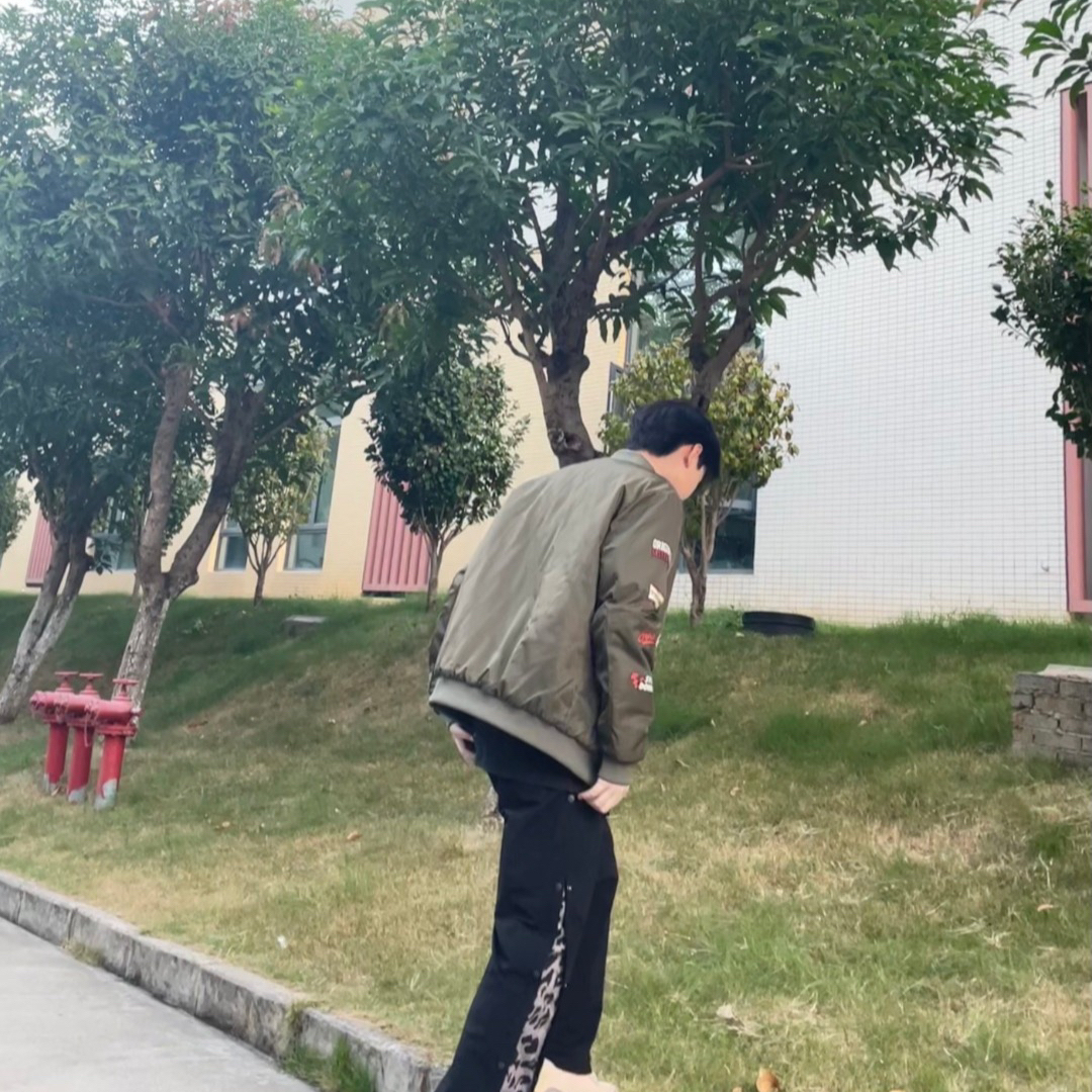 ootdl飞行服针不戳 清爽少年冬日穿搭分享