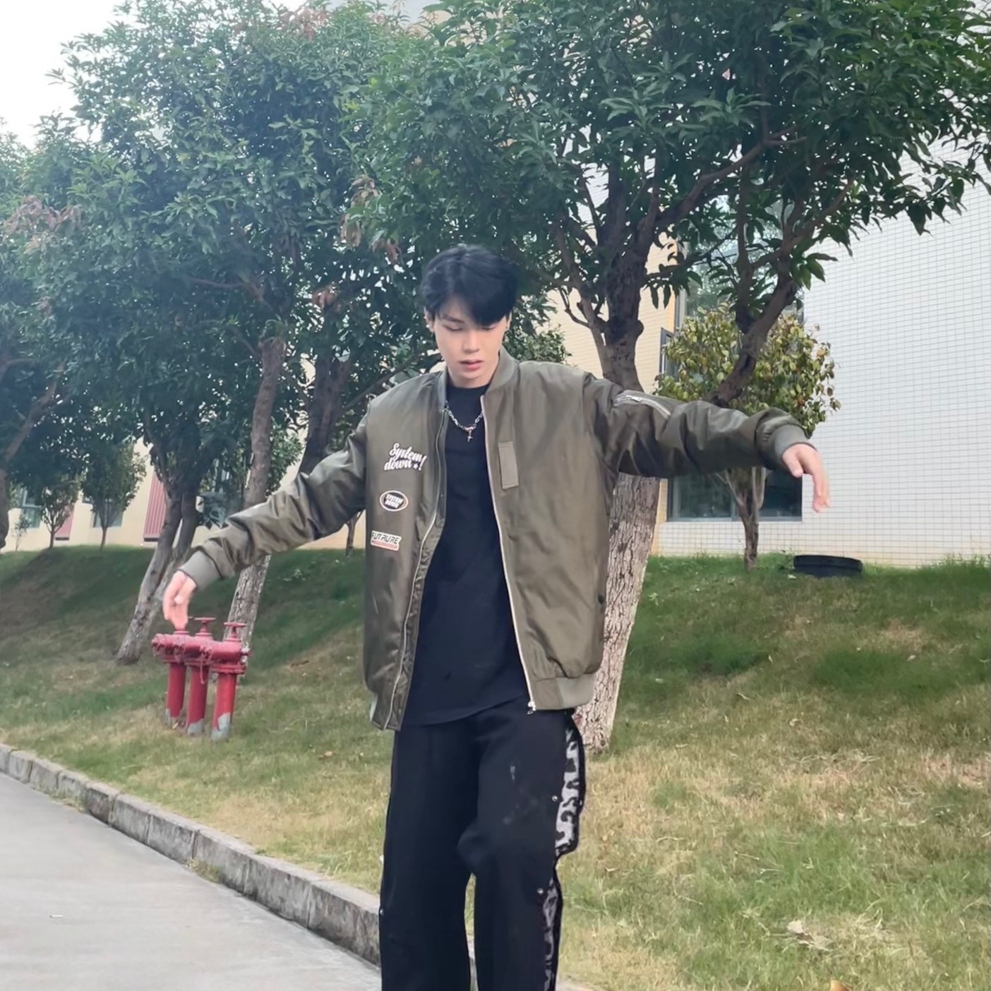 ootdl飞行服针不戳 清爽少年冬日穿搭分享