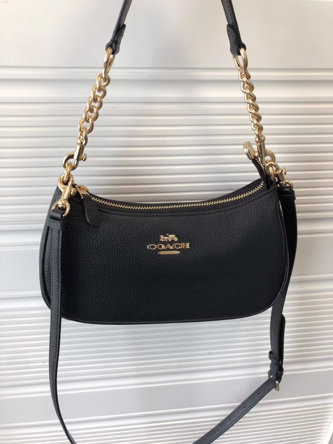 coach teri腋下包👜很百搭哦