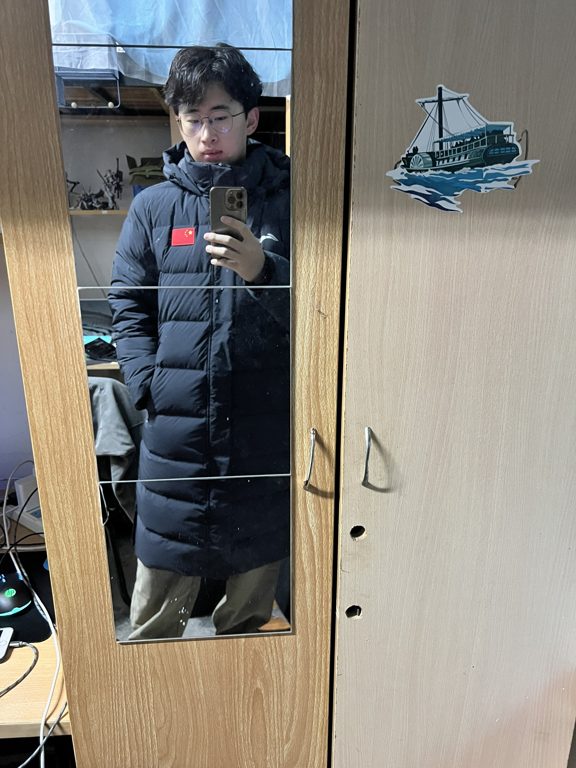 非常舒适，国旗标可拆卸，冬天嘎嘎暖和