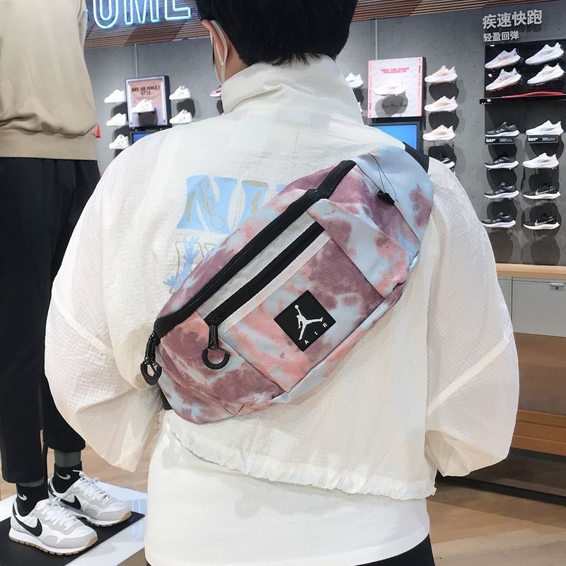 没人发现jordan这个腰包，帅气又百搭嘛