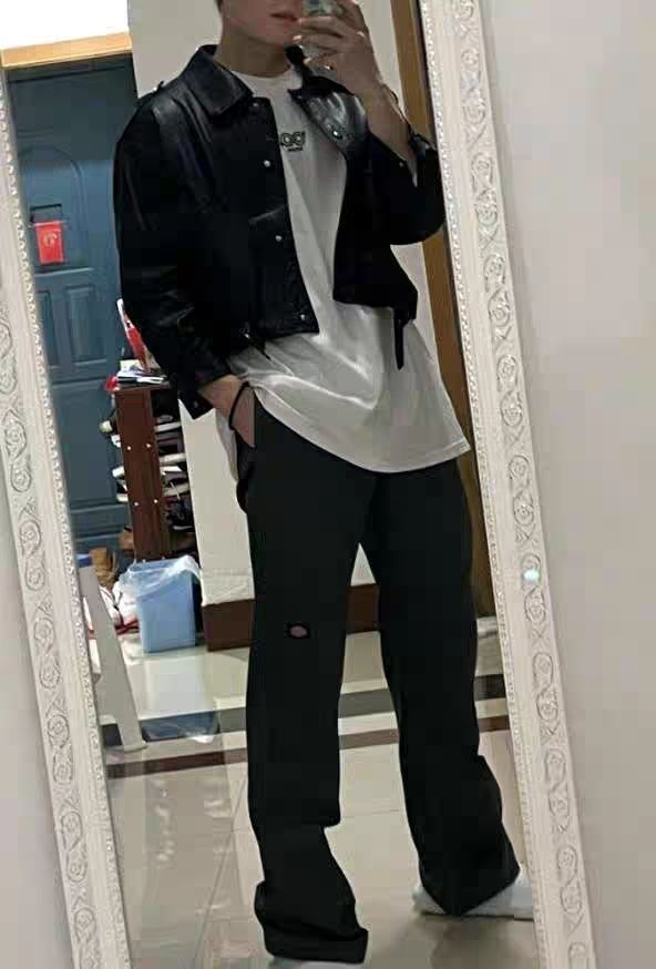 Dickies的宽松工装裤很舒服