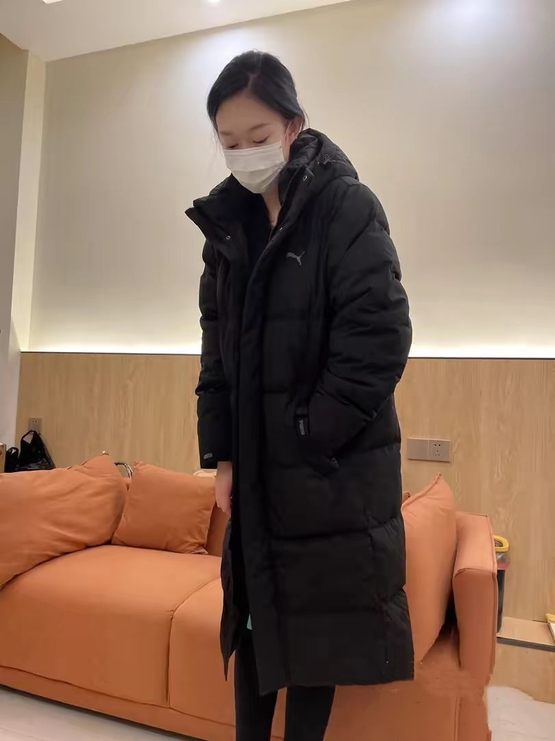Puma的印花运动中长款连帽羽绒服
