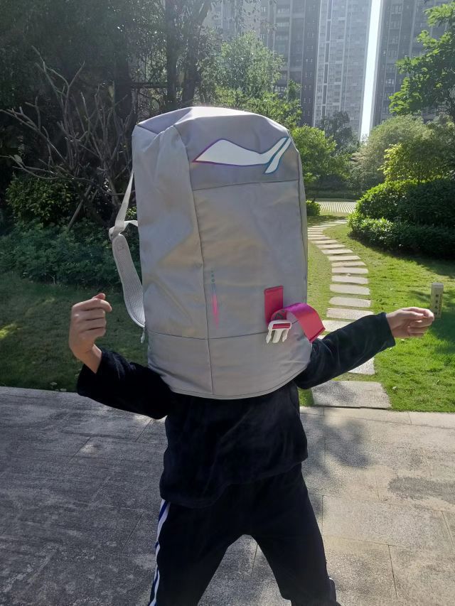 容量非常大，能装三分之一个人