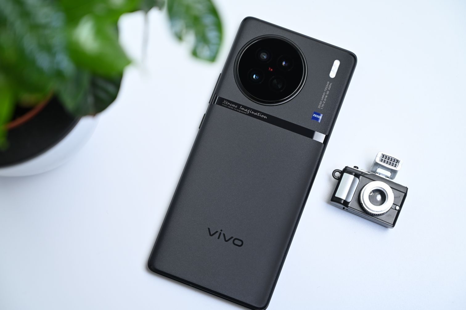 vivo X90 至黑版图赏