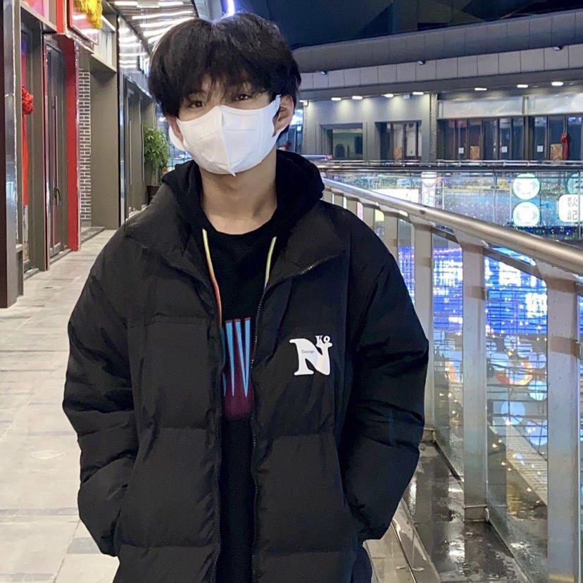 NKQ羽绒服 简约风男大学生穿搭分享