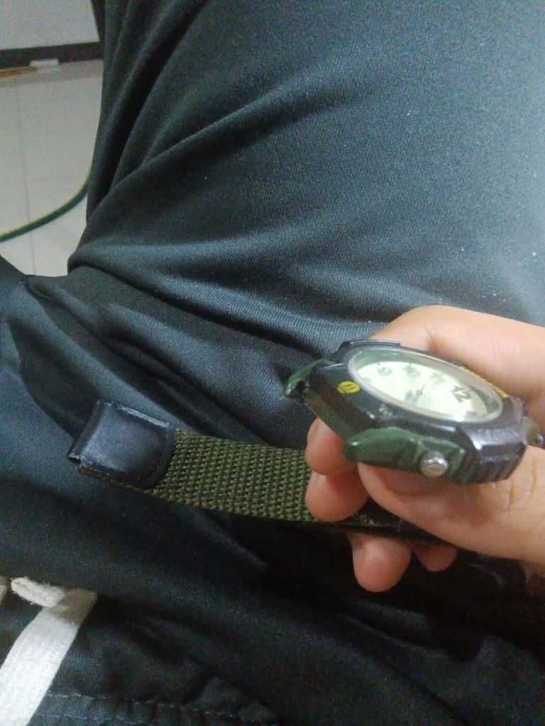 兄弟们千万不要打球带手表，修不好了😓
