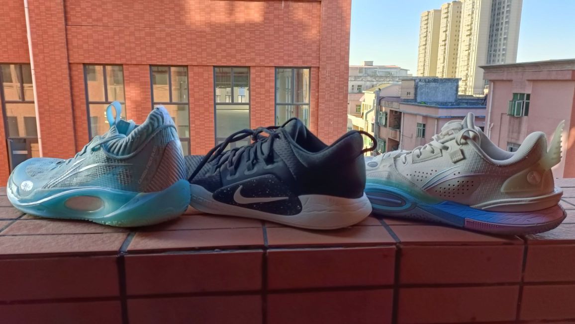 对比测评三双500-600价位的球鞋，分享一下330入手的反伍2和我最爱的zero。