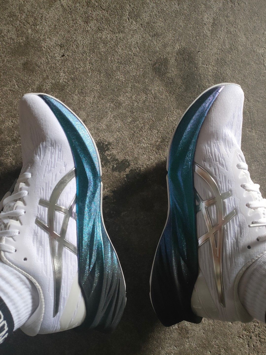 Asics Novablast 3 Platinum