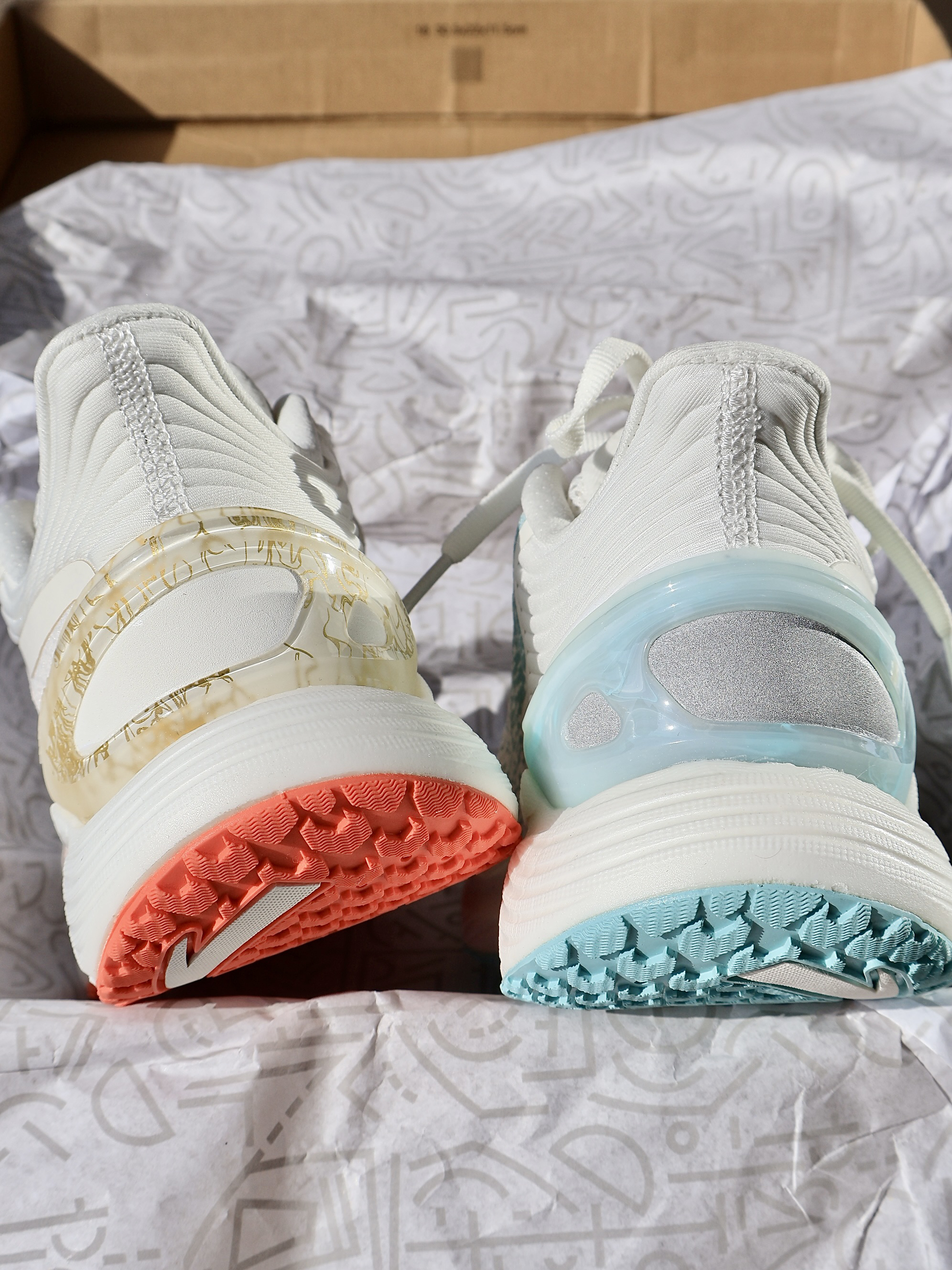 红蓝出CP！运动鞋这样搭也不错！