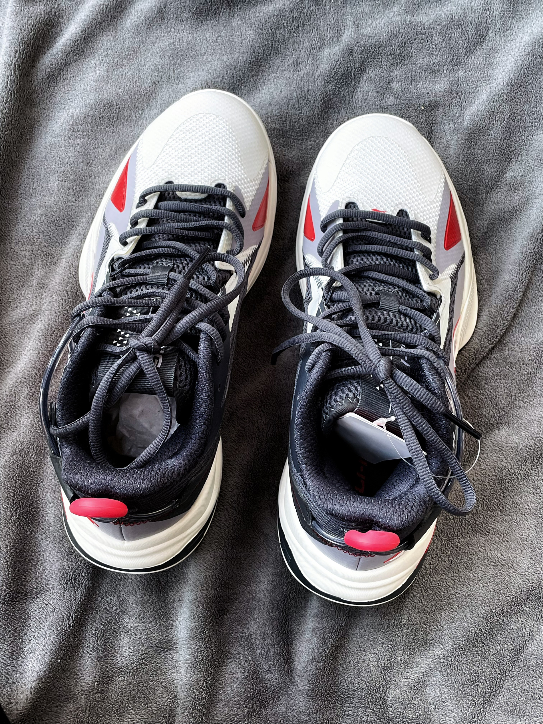 👟名称：LiNing李宁 战隼 减震回弹