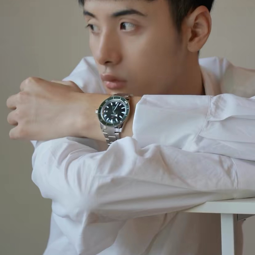 RADO/雷达 库克船长系列三链红宇库克机械表男表 R32105353