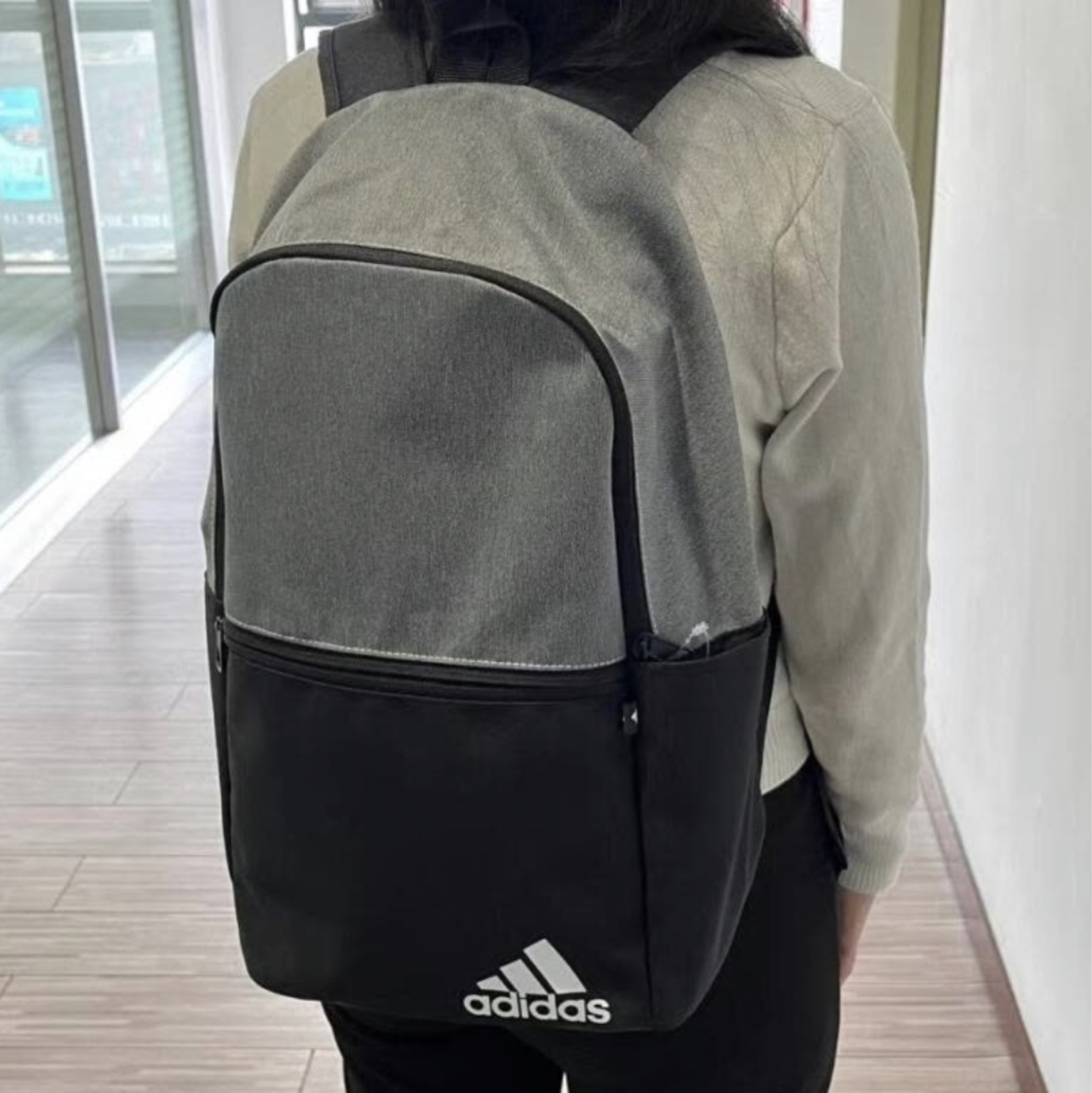 阿迪达斯 拼色双肩包分享