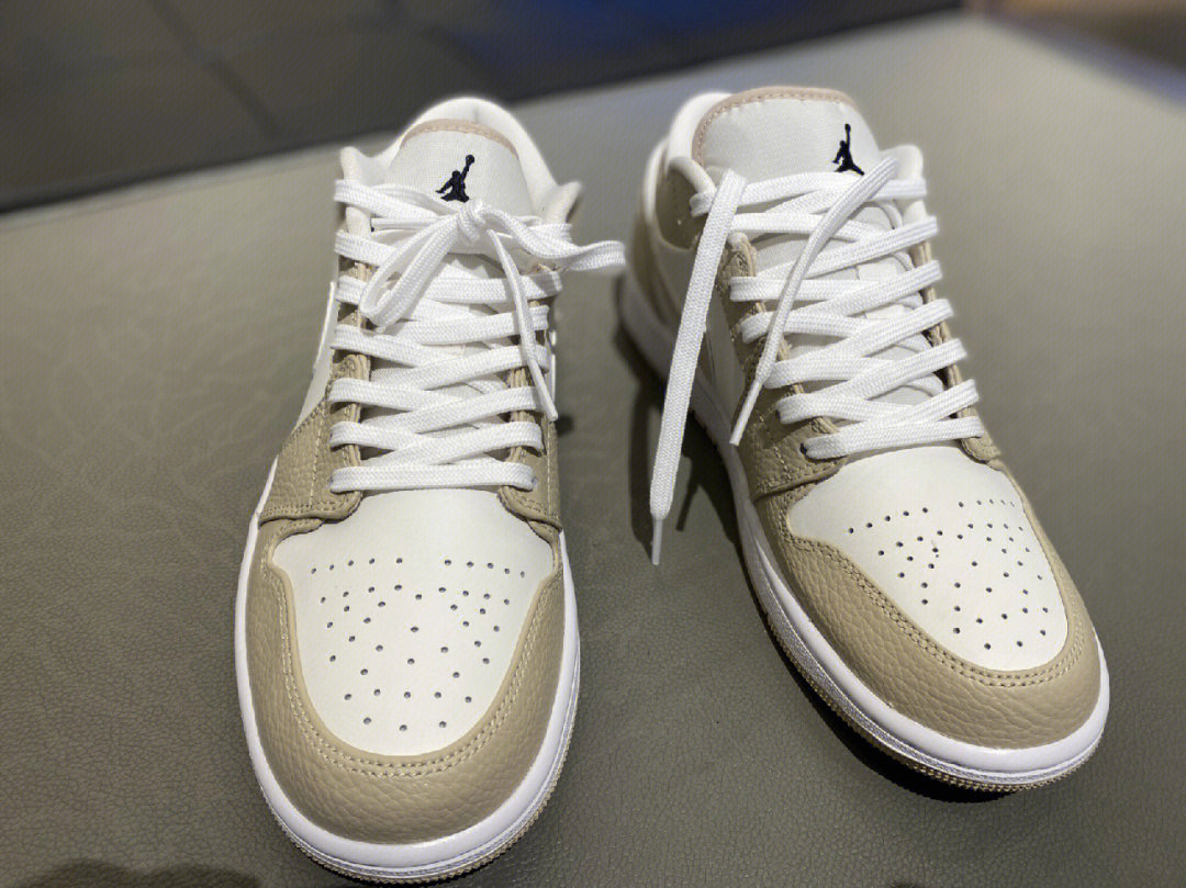 Air Jordan 1 Low卡其色
