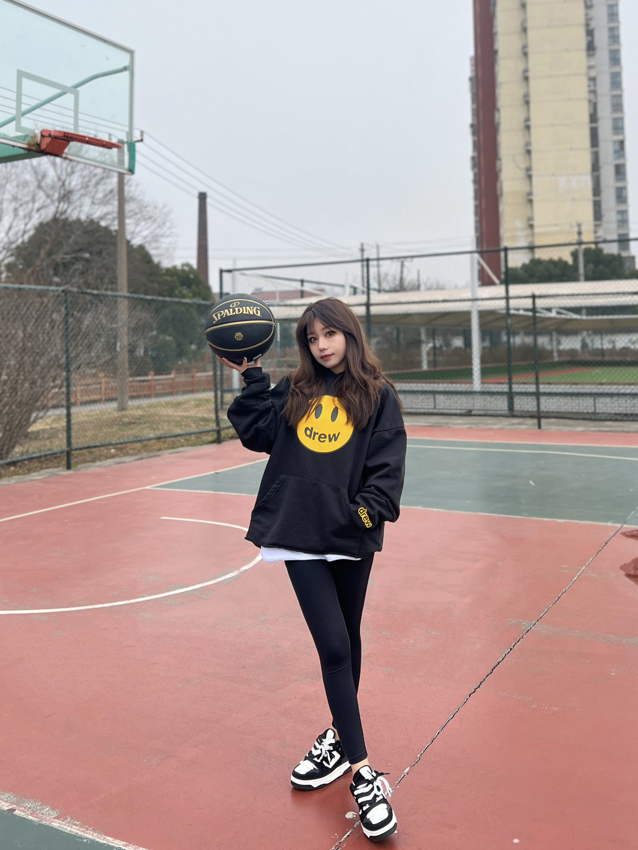 喜欢打球嘛！放学等你一起打🏀呀！