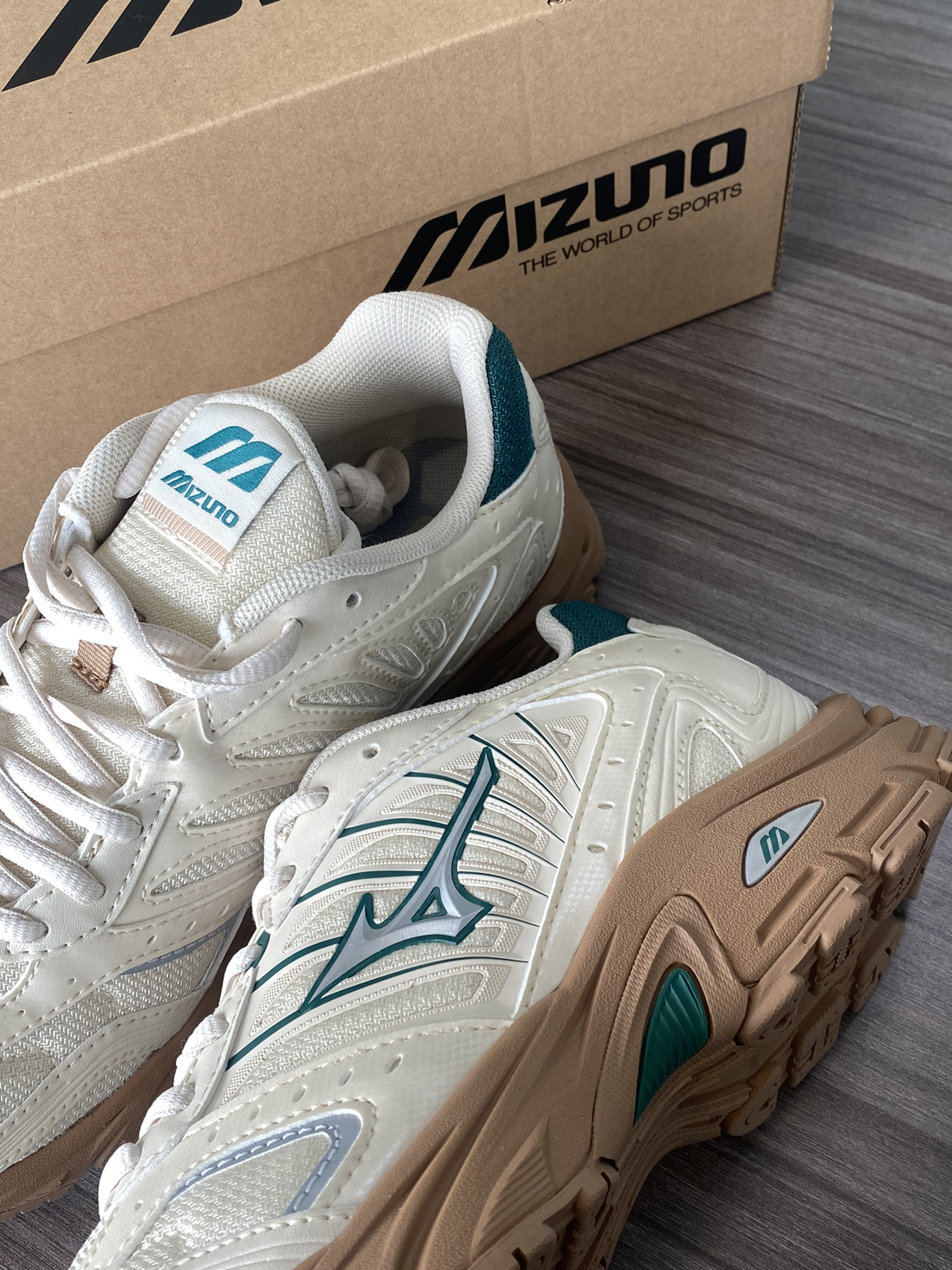2023新年第一双👟，这也太复古了吧