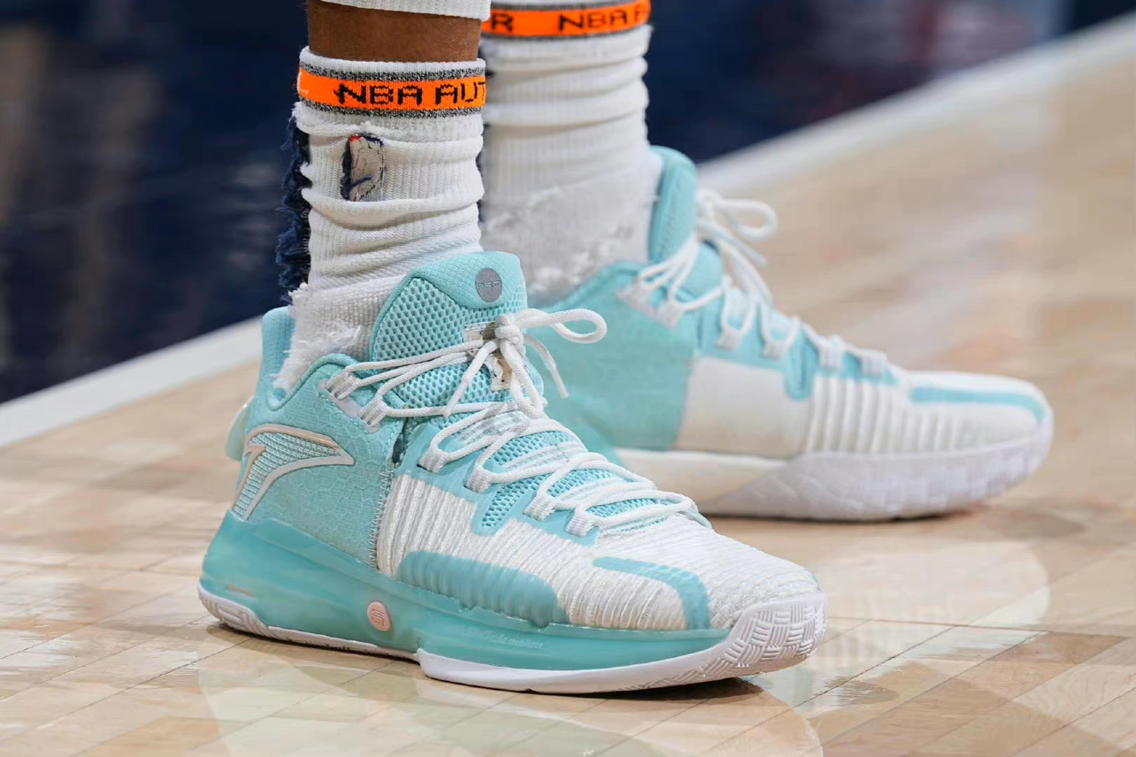 1.6 NBA球星上脚球鞋
