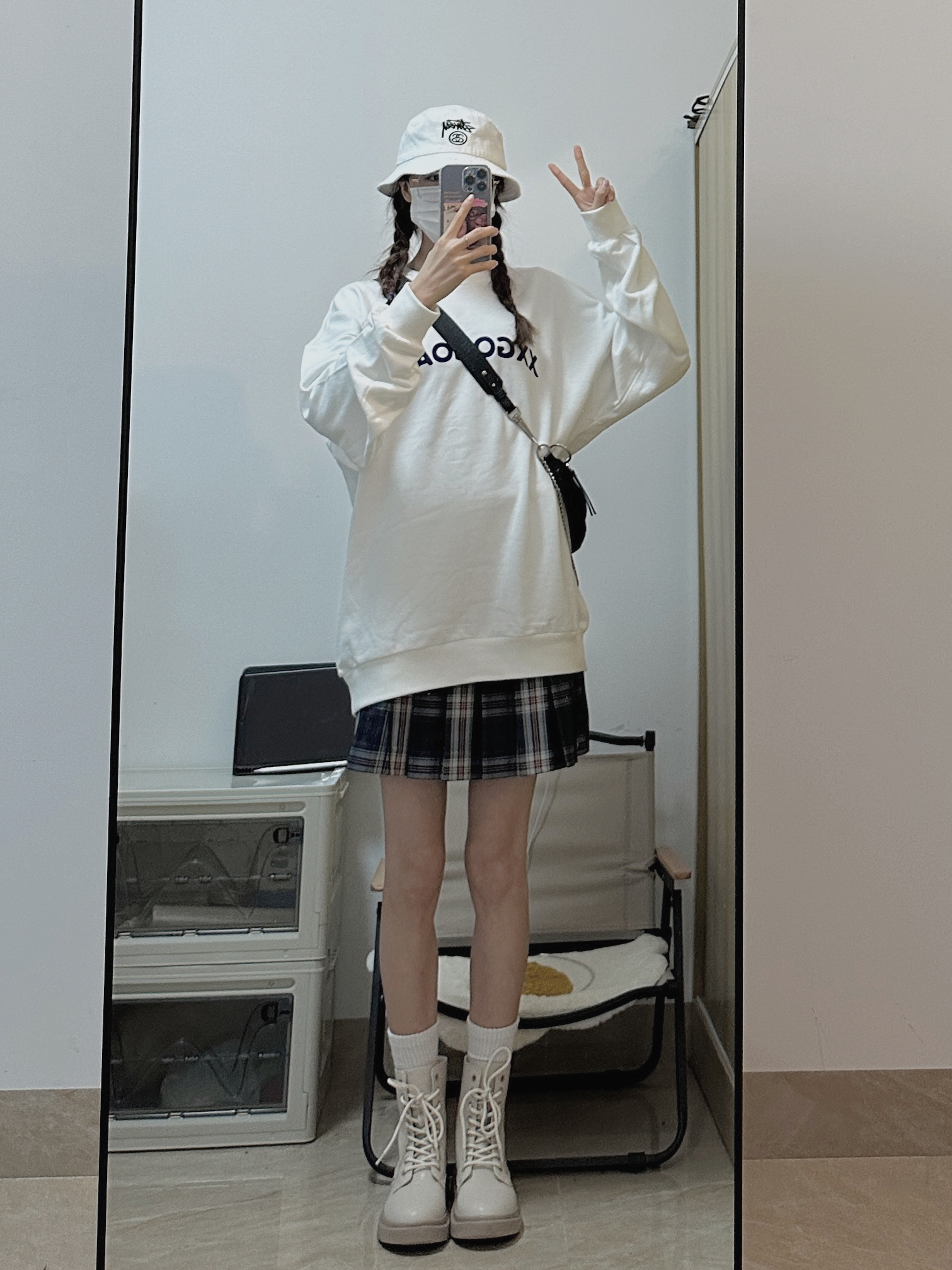 居家对镜拍Day｜168👧卫衣也可以穿出甜妹风～