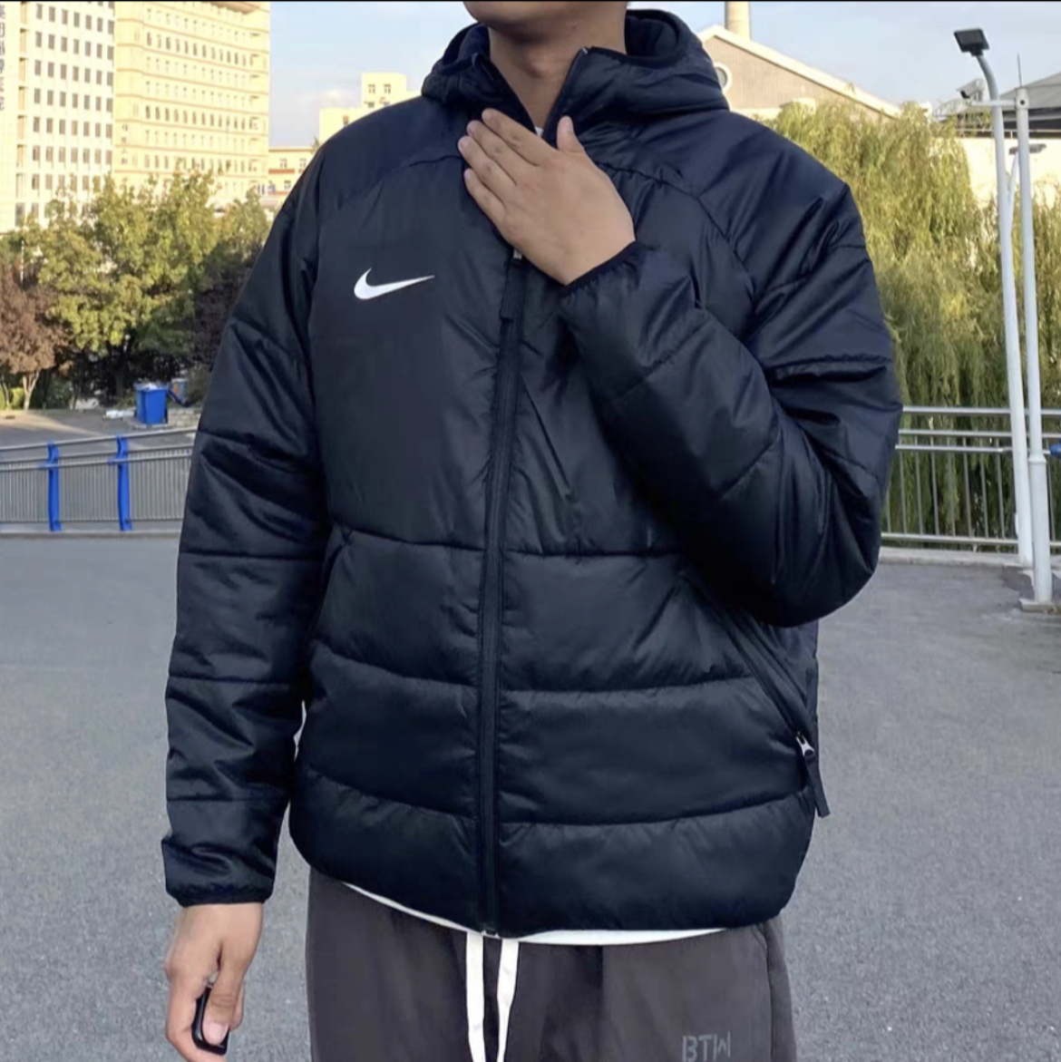 Nike 新款短款羽绒服看这里