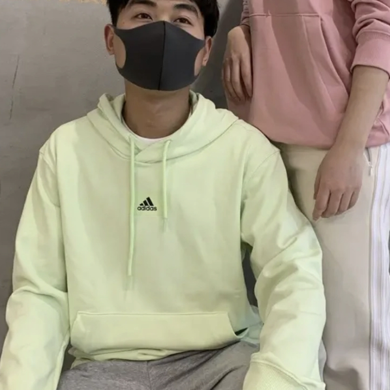 adidas 休闲卫衣还是得选大牌