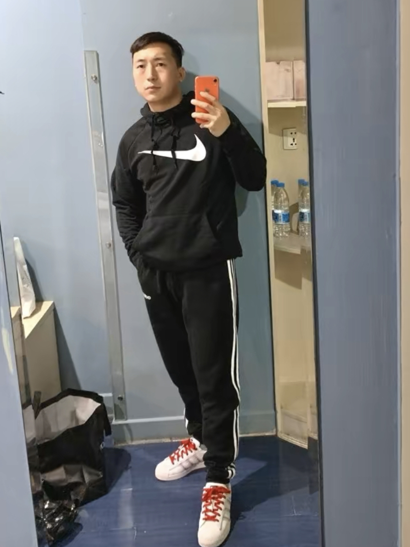 Nike 时尚卫衣轻松穿搭