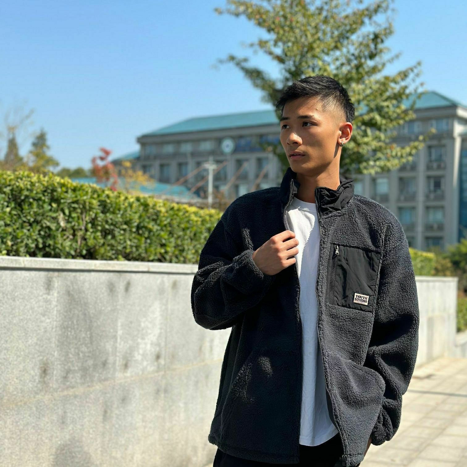 安踏加绒短款外套推荐