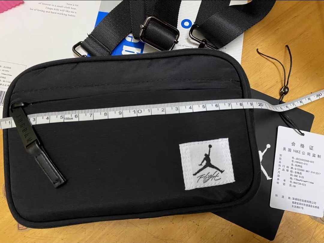 对不起钱钱！我真的好喜欢这个斜挎小黑包