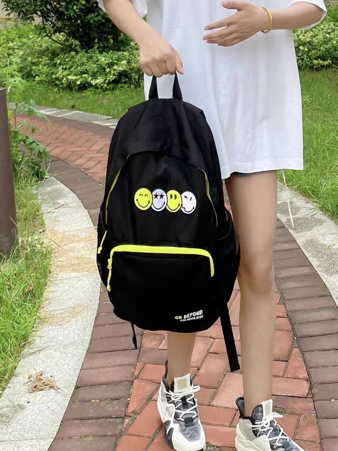 可爱笑脸运动学生党背包分享
