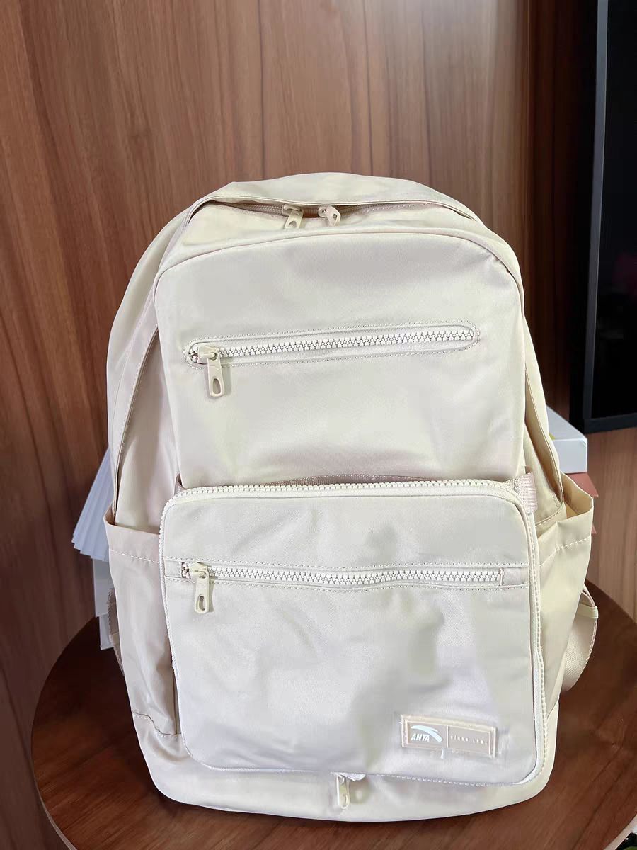 出差旅游好物，安踏双肩包