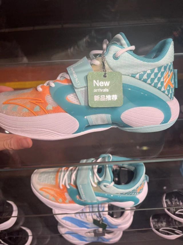 店里卖699 ，打完折549，建议大家等