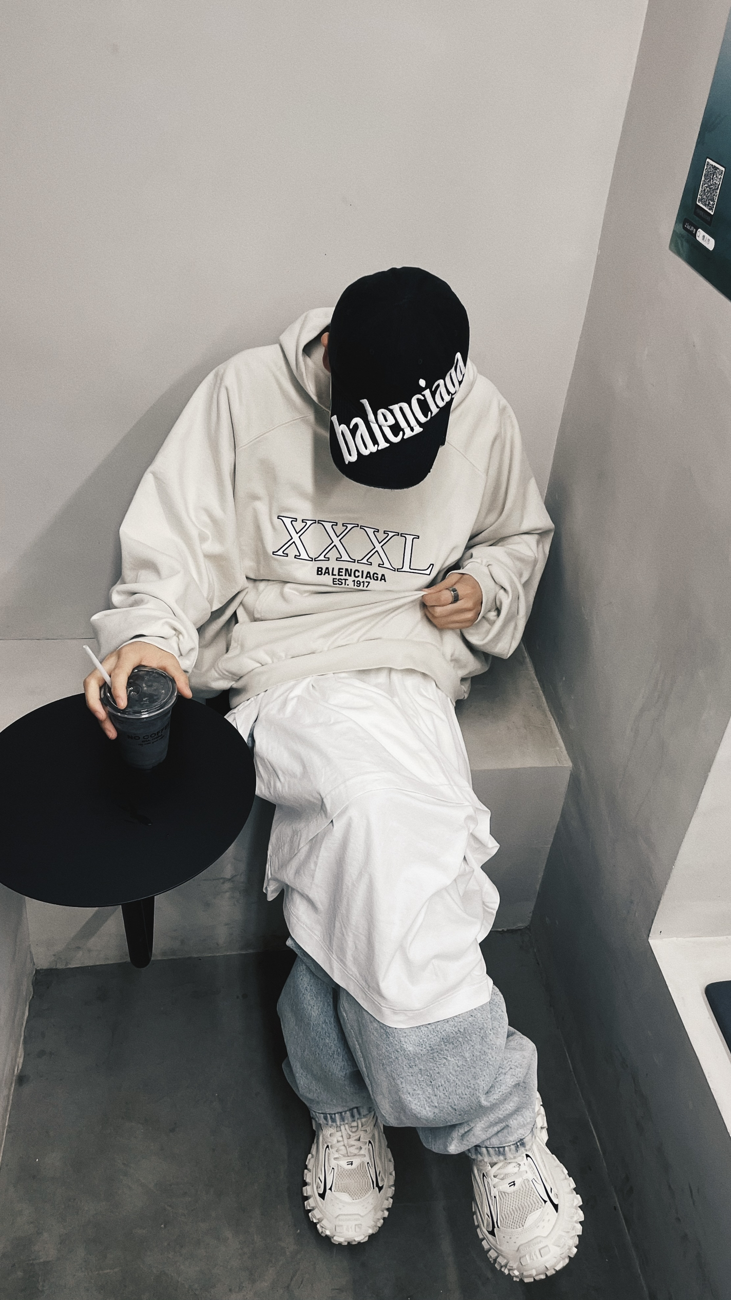 BALENCIAGA XXXL