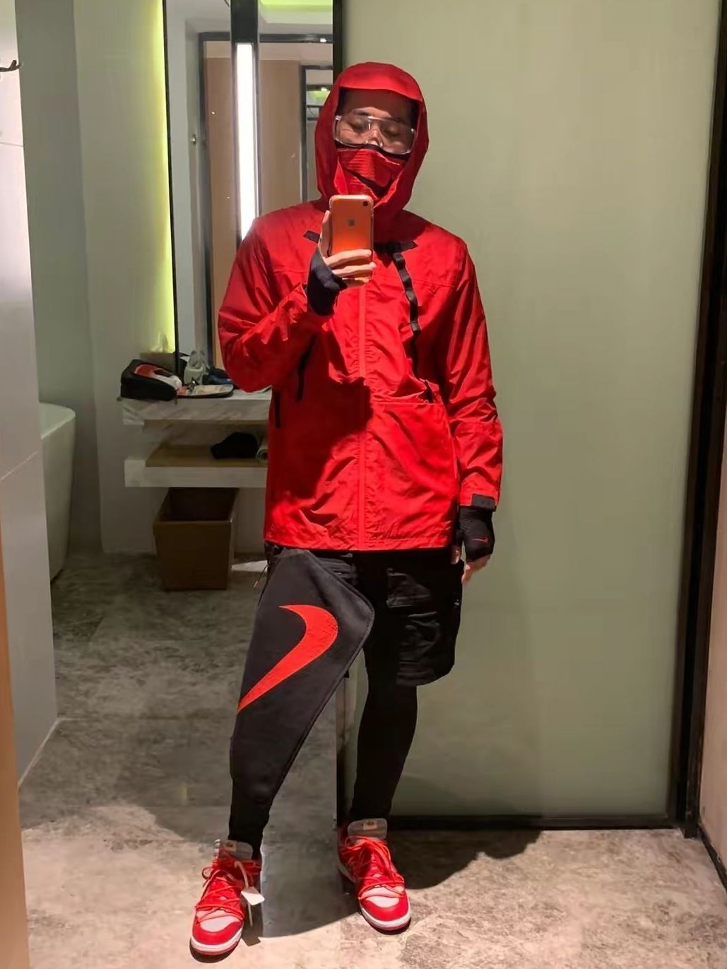 Nike联名外套