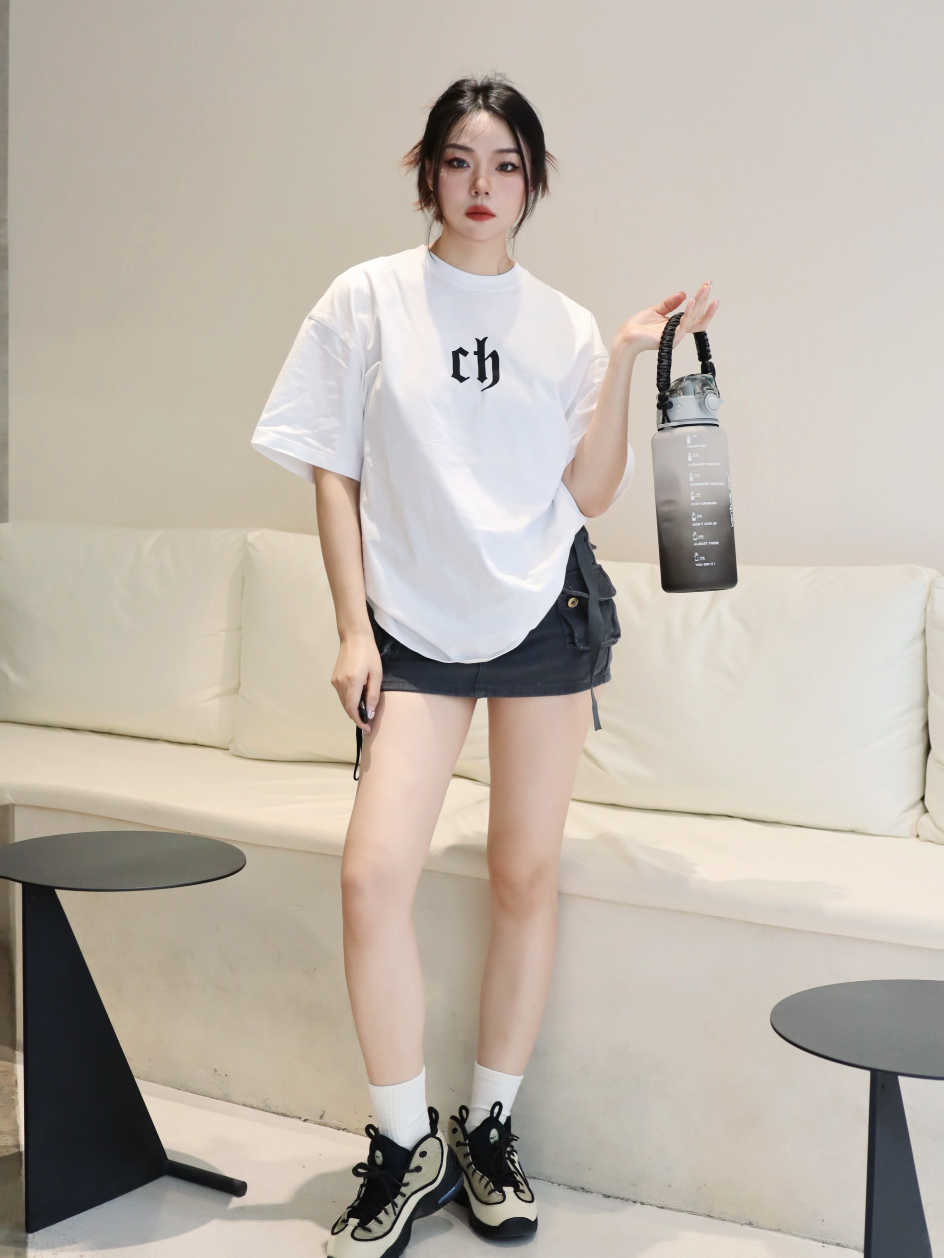白灰穿搭｜诉说着电影感的照片‼️
