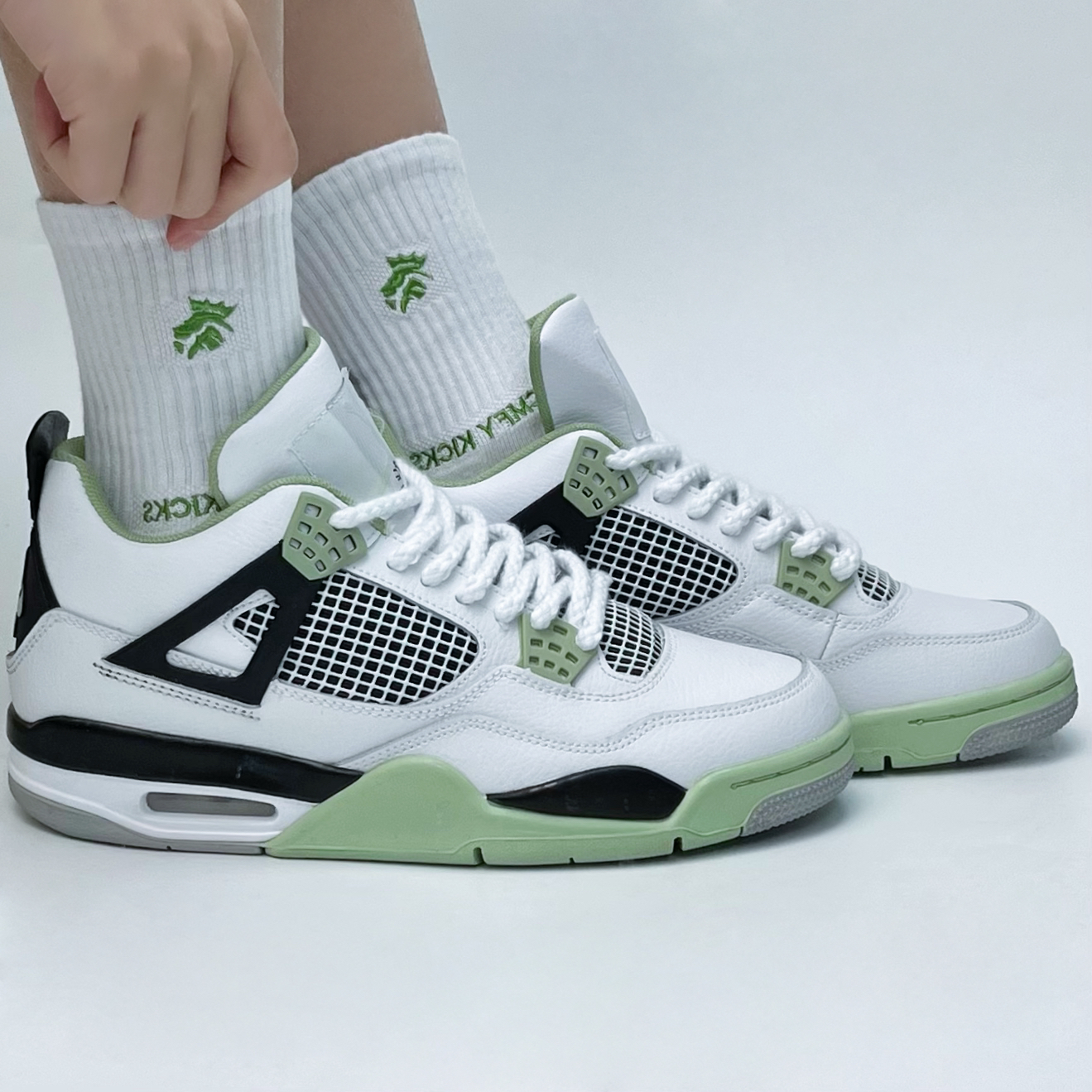 AJ4豆绿白黑绿|高颜值aj4