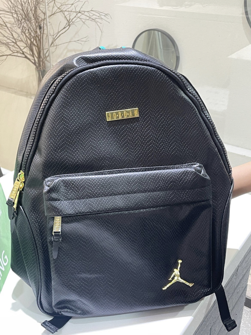 Jordan 蛇纹皮革书包分享