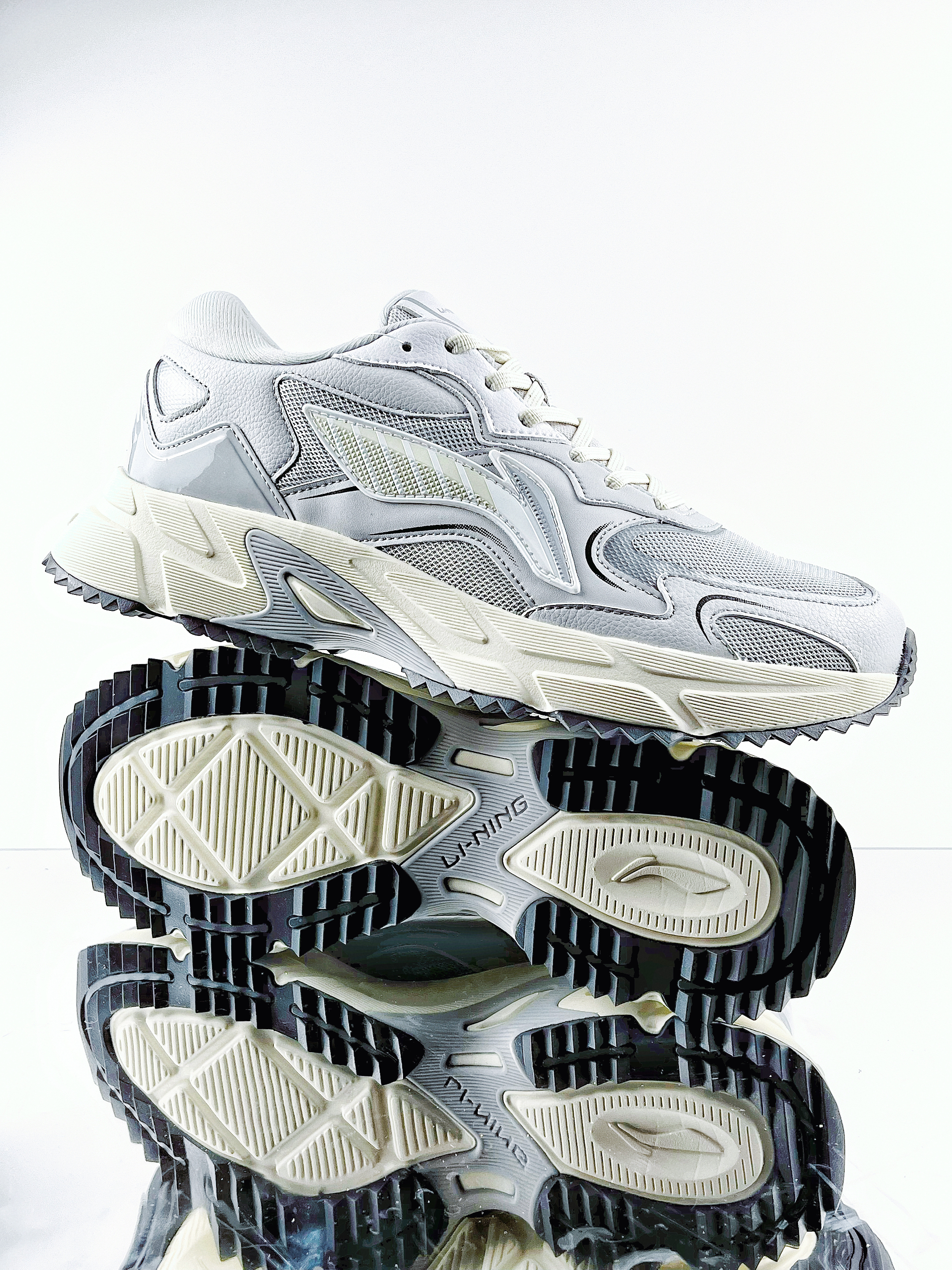 好爱这款复古的休闲跑鞋!