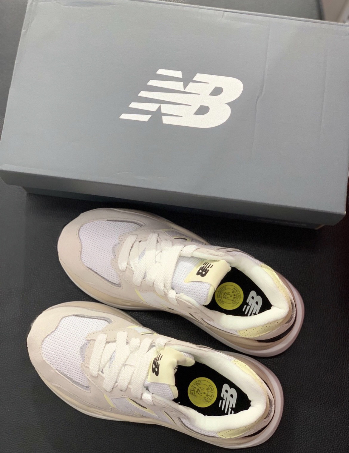 5740系列 云雾灰 女款 百搭神器|||外观配色:云雾灰