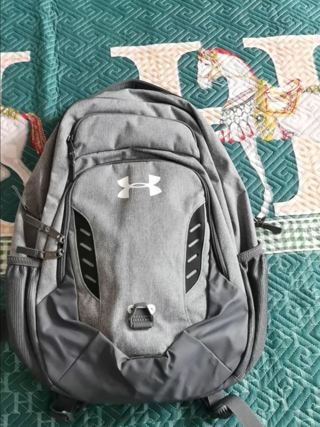Under Armour休闲百搭双肩包分享