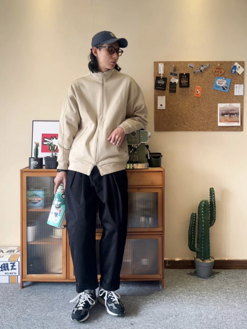 今年好流行运动外套！米白色好显白