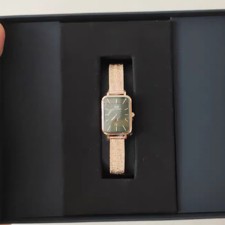 Daniel Wellington/丹尼尔•惠灵顿 防水石英电子动能女表 20X26分享