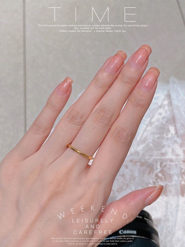 其实还是简简单单的黄金素圈戒指最好看啊