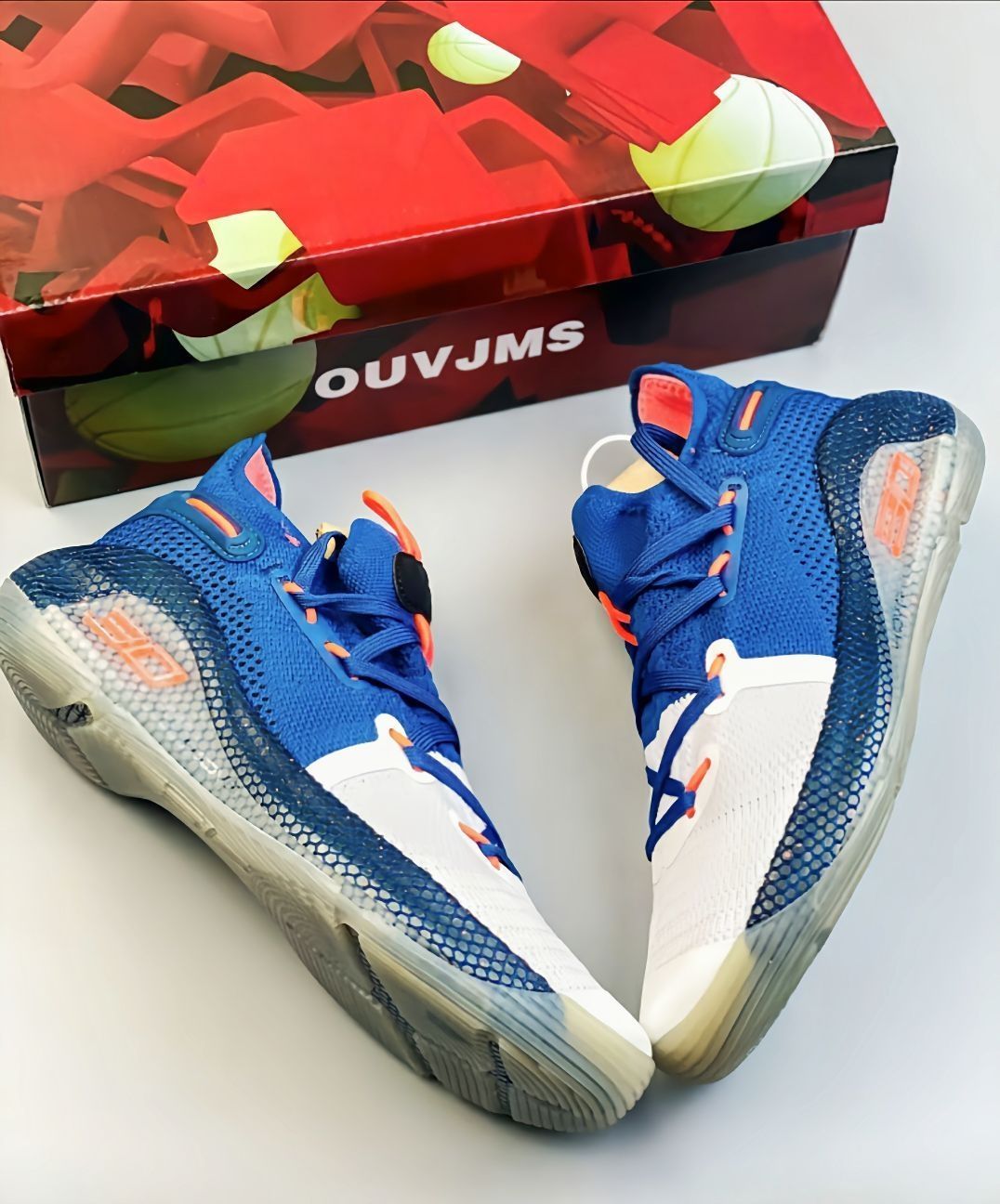 Curry6采用了全掌ua hovr泡棉