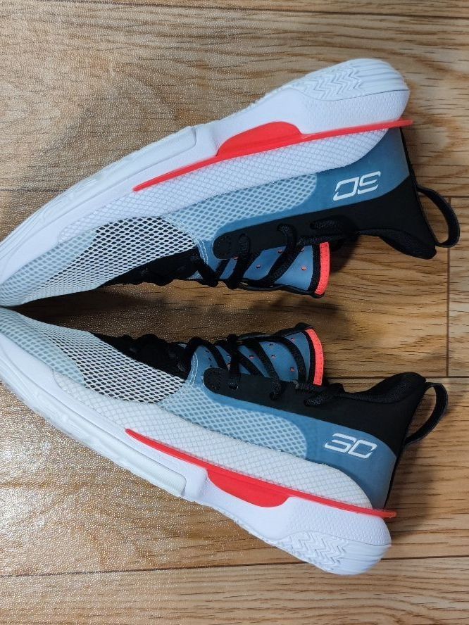 木地板神鞋——库里7