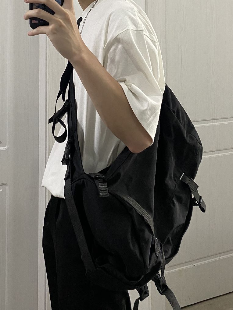 暗黑风格的包到底好不好搭