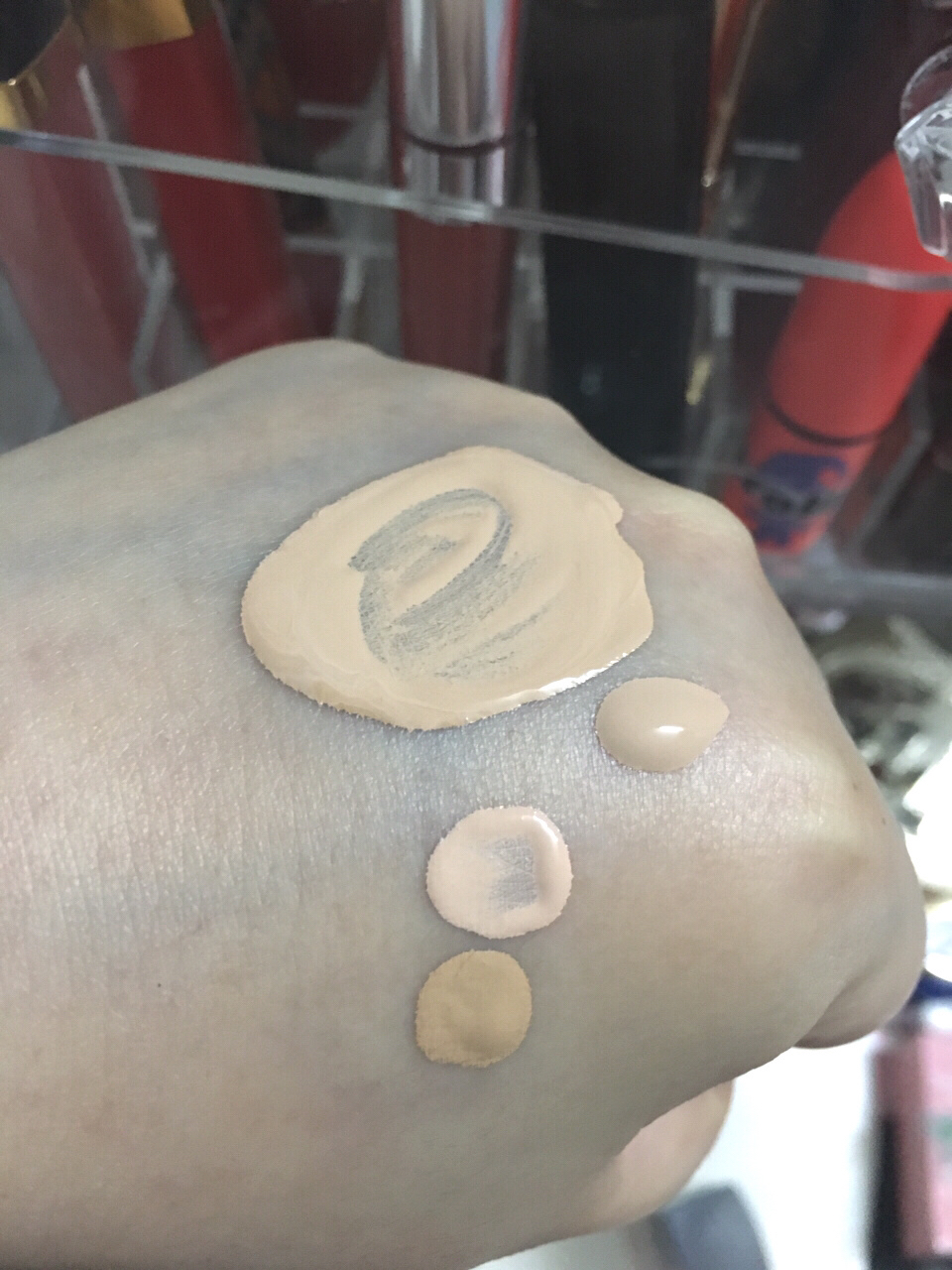 wnw湿又野粉底液试色